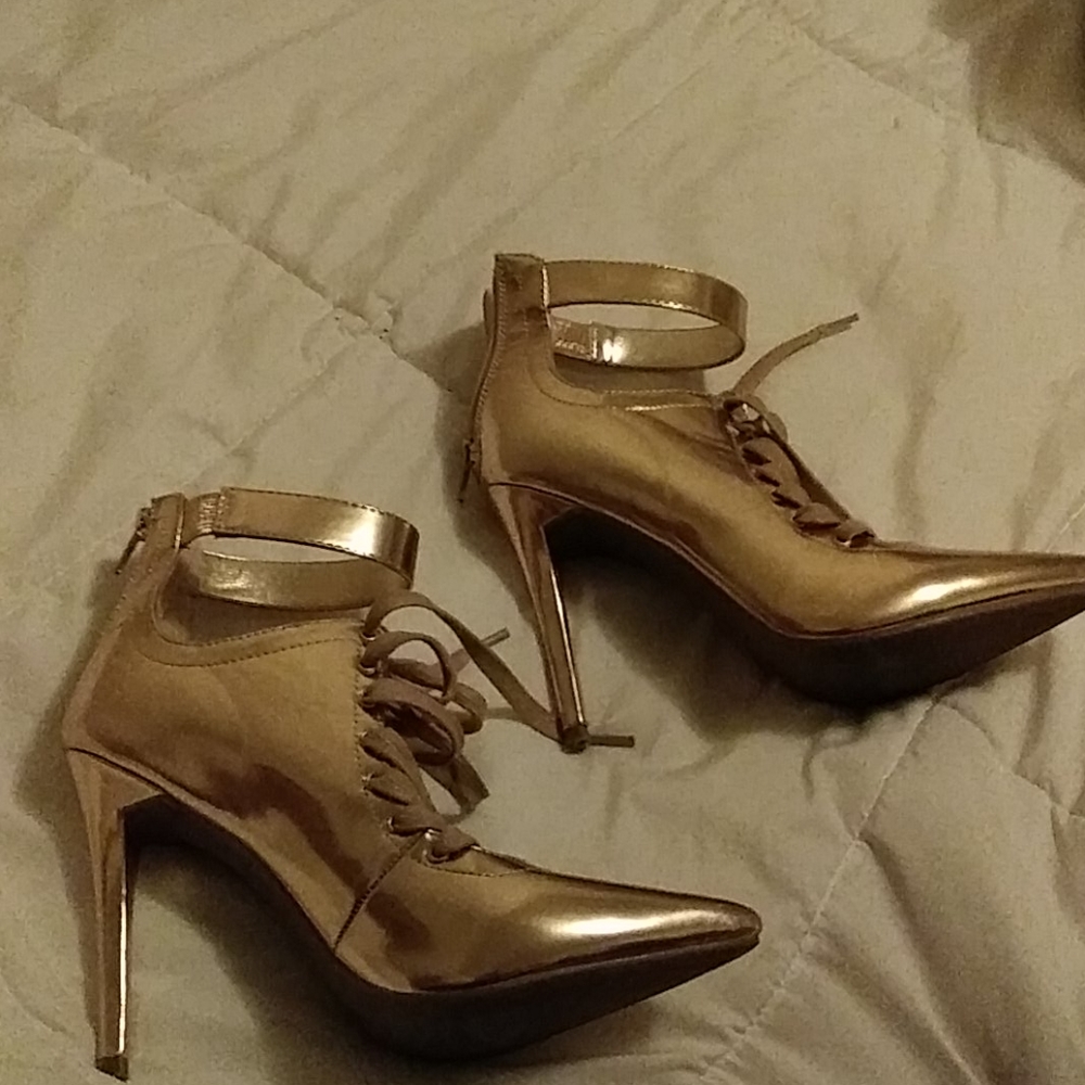 Heels - Picture 2 of 4